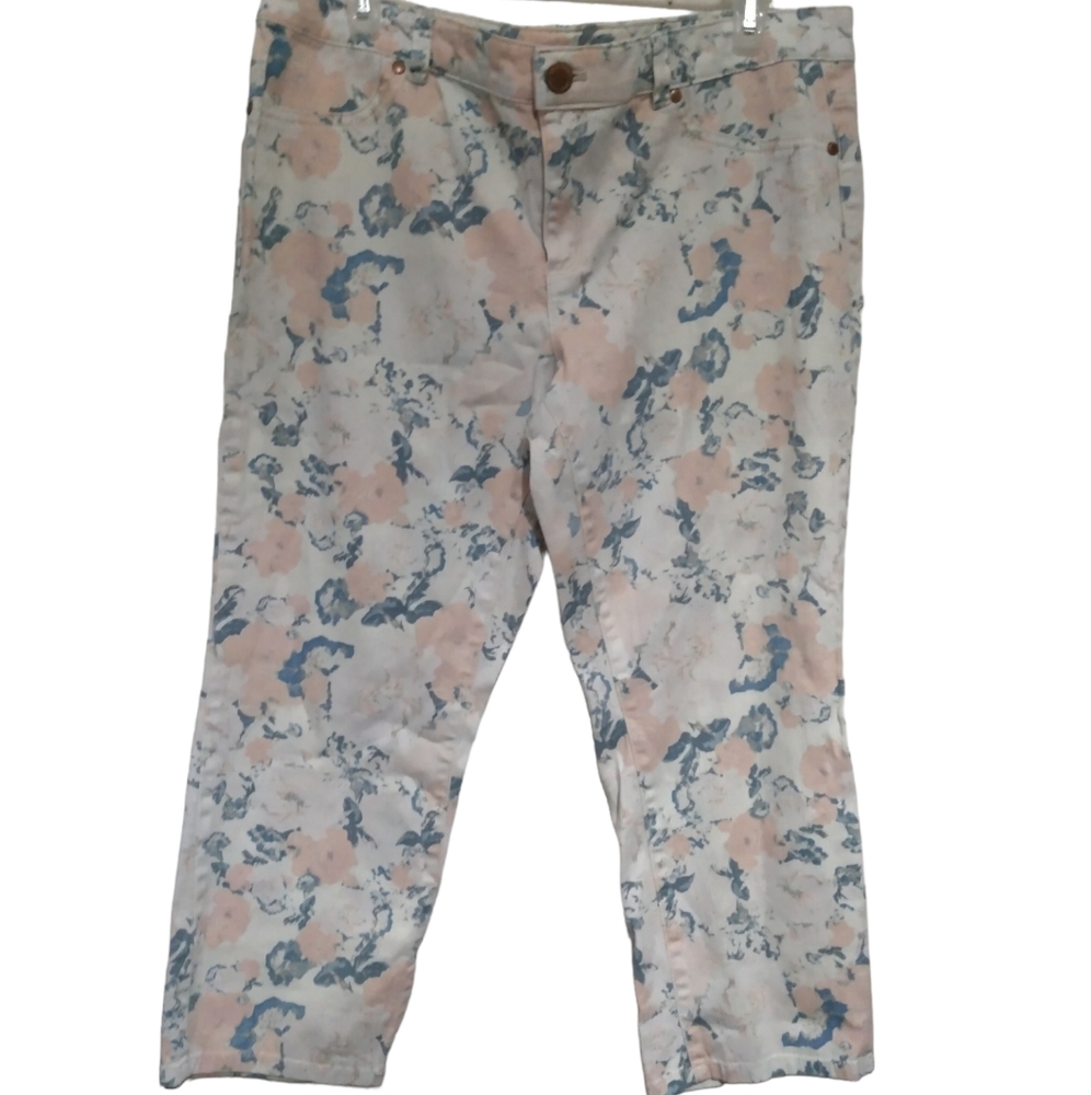 Daisy Fuentes floral capri size 12